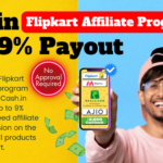 A content creator showing the mobile using RealCash app and asking others to join flipkart affiliate program with RealCash.in